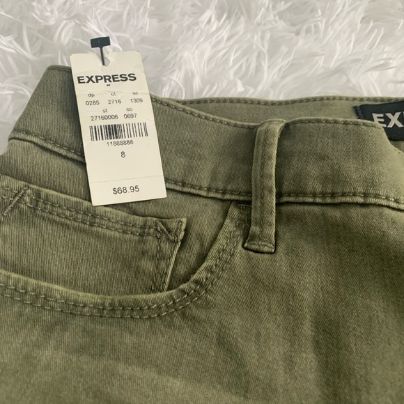 Brand New Size 8 Distressed Jeans - Picture 3 of 6